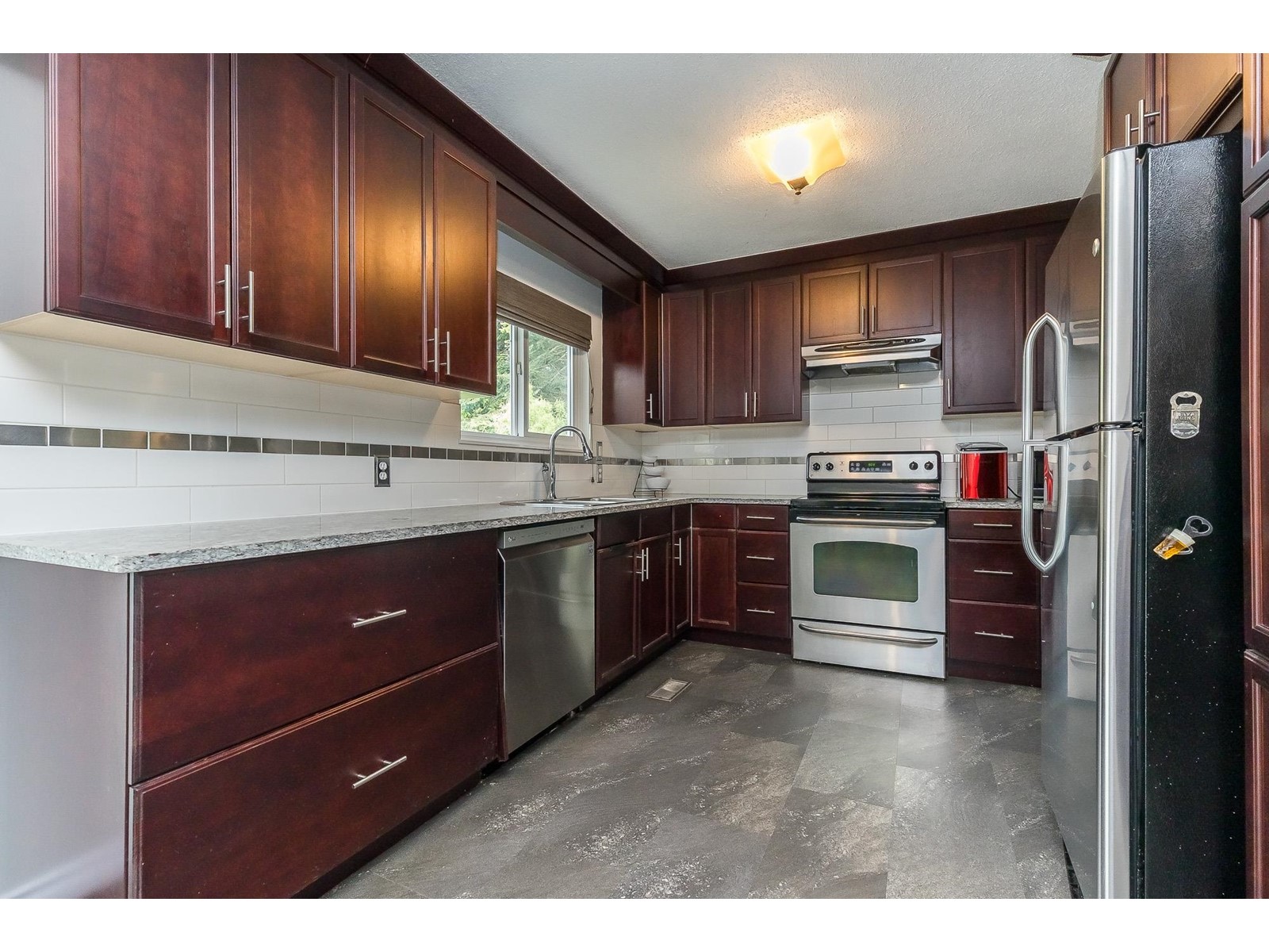 8119 Brown Crescent, Mission, British Columbia  V2V 4W2 - Photo 5 - R3002661