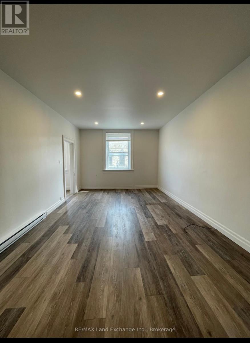348 Durham Street E, Brockton, Ontario  N0G 2V0 - Photo 10 - X12153851