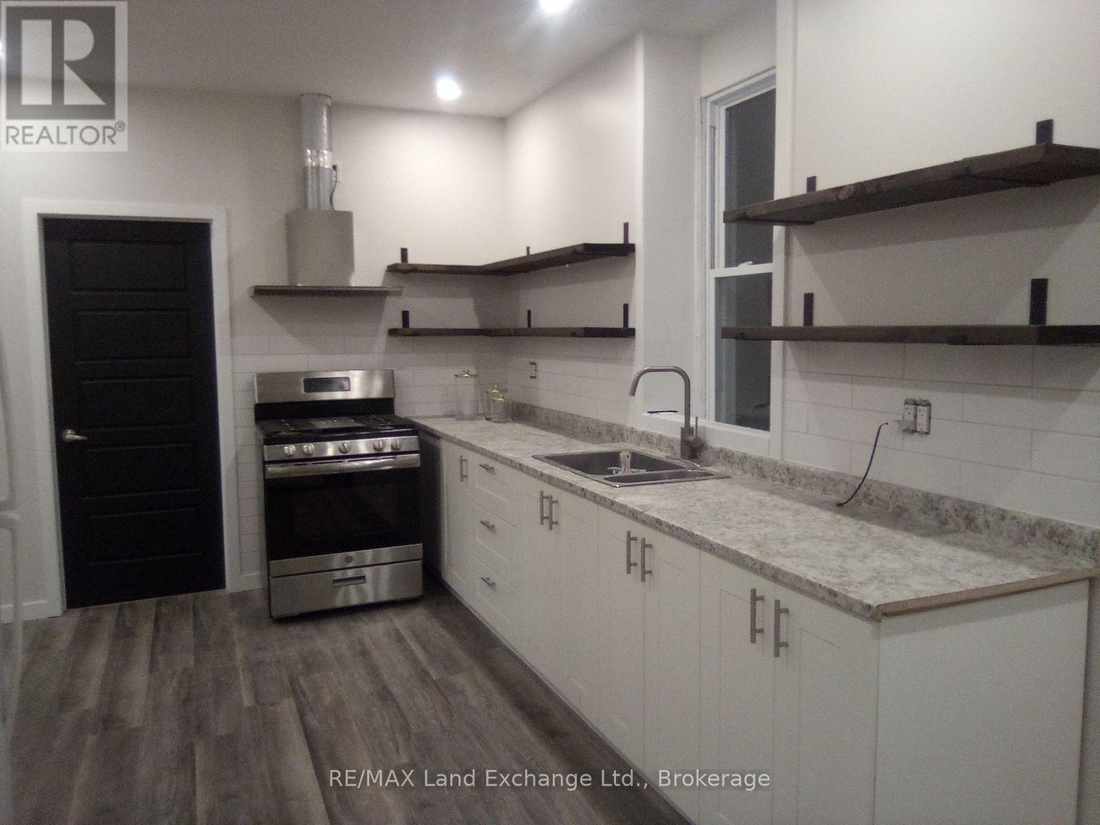 348 Durham Street E, Brockton, Ontario  N0G 2V0 - Photo 3 - X12153851