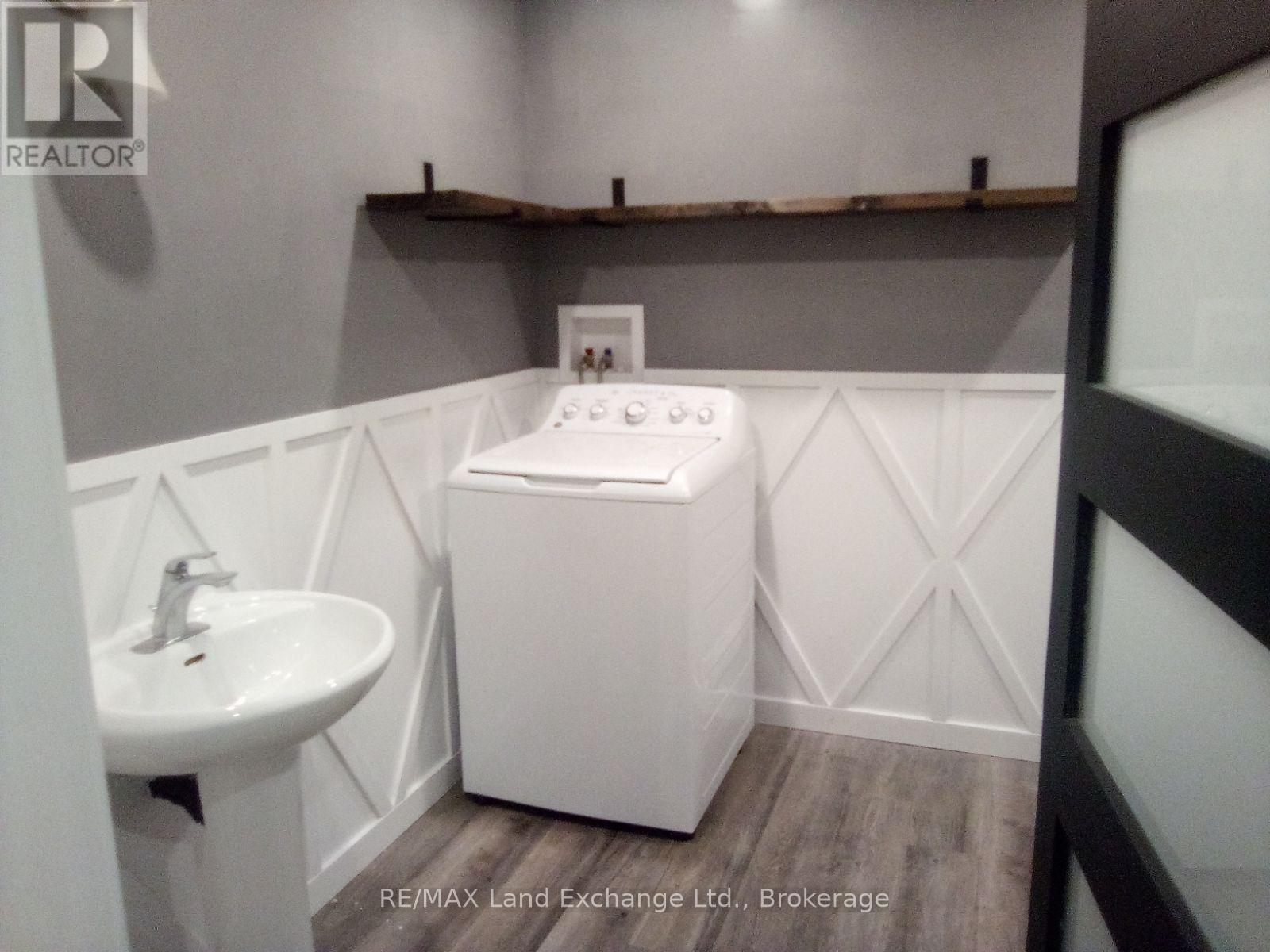 348 Durham Street E, Brockton, Ontario  N0G 2V0 - Photo 6 - X12153851