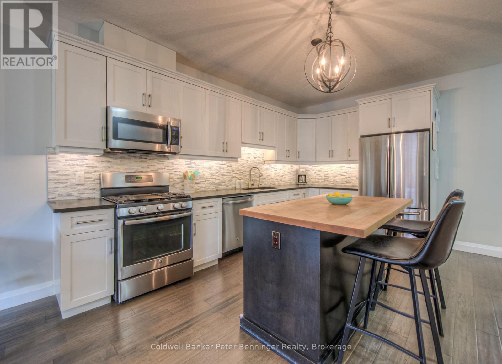 19a Riverside Drive E, Woolwich, Ontario  N3B 2L9 - Photo 7 - X12153902