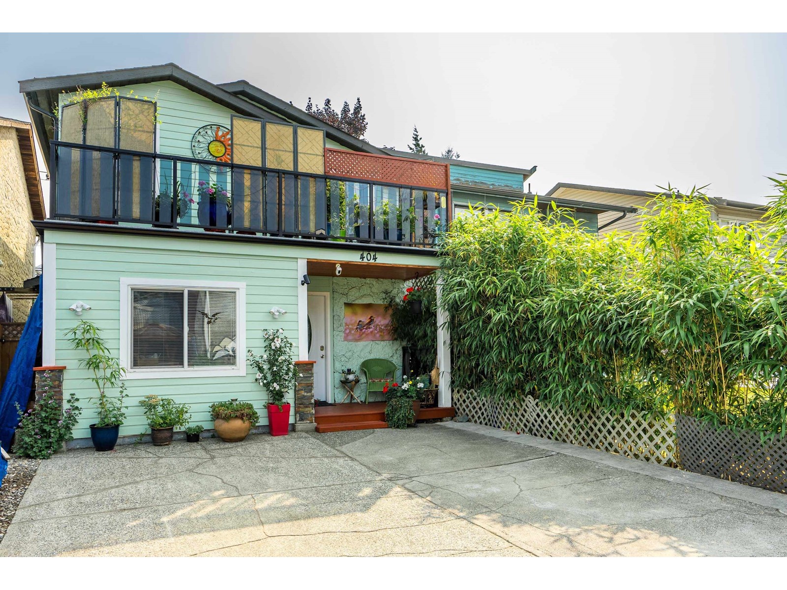 404 Bruneau Place, Langley, British Columbia  V4W 3K9 - Photo 2 - R3002864