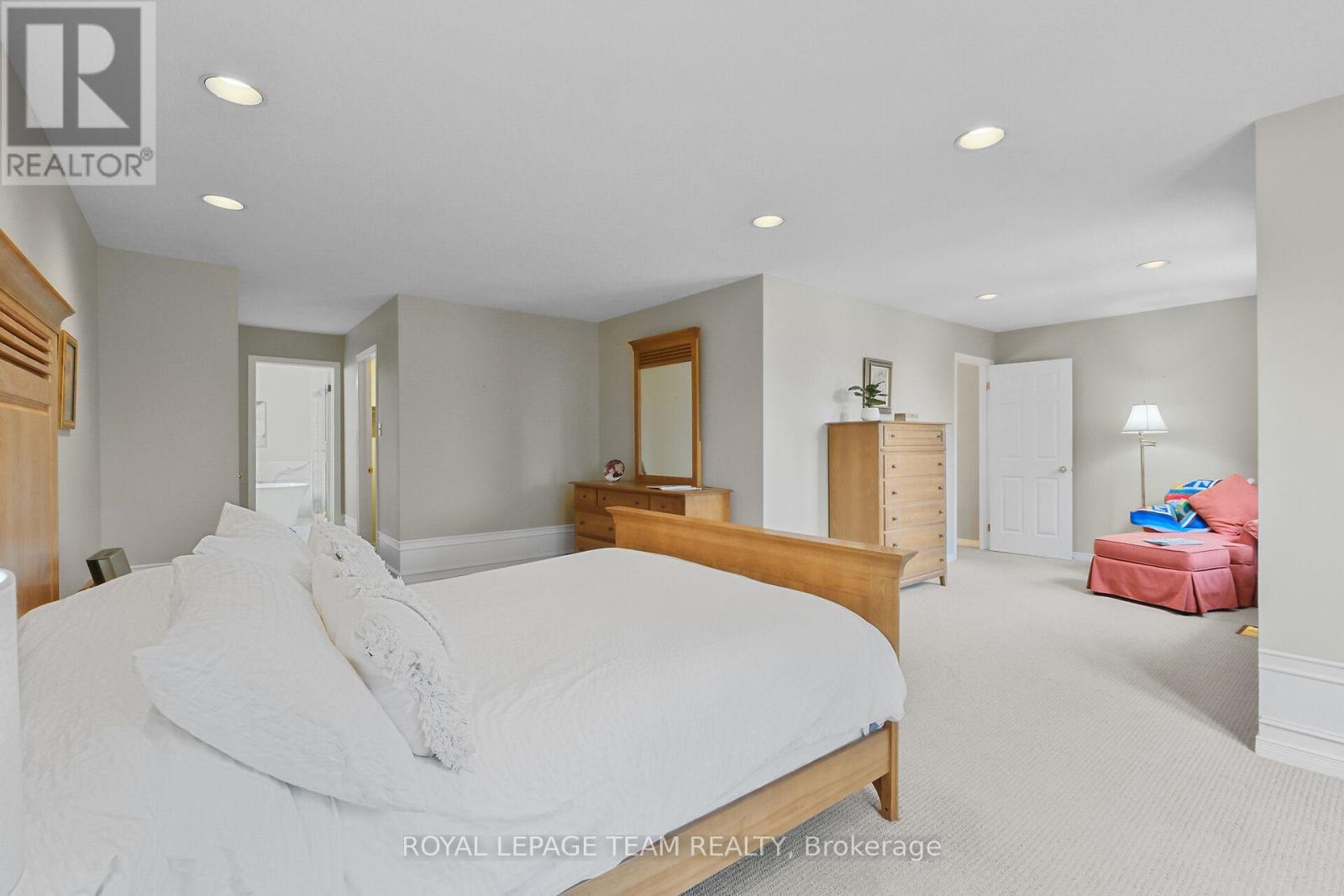 14 Morgan's Grant Way, Ottawa, Ontario  K2K 2G5 - Photo 5 - X12153825