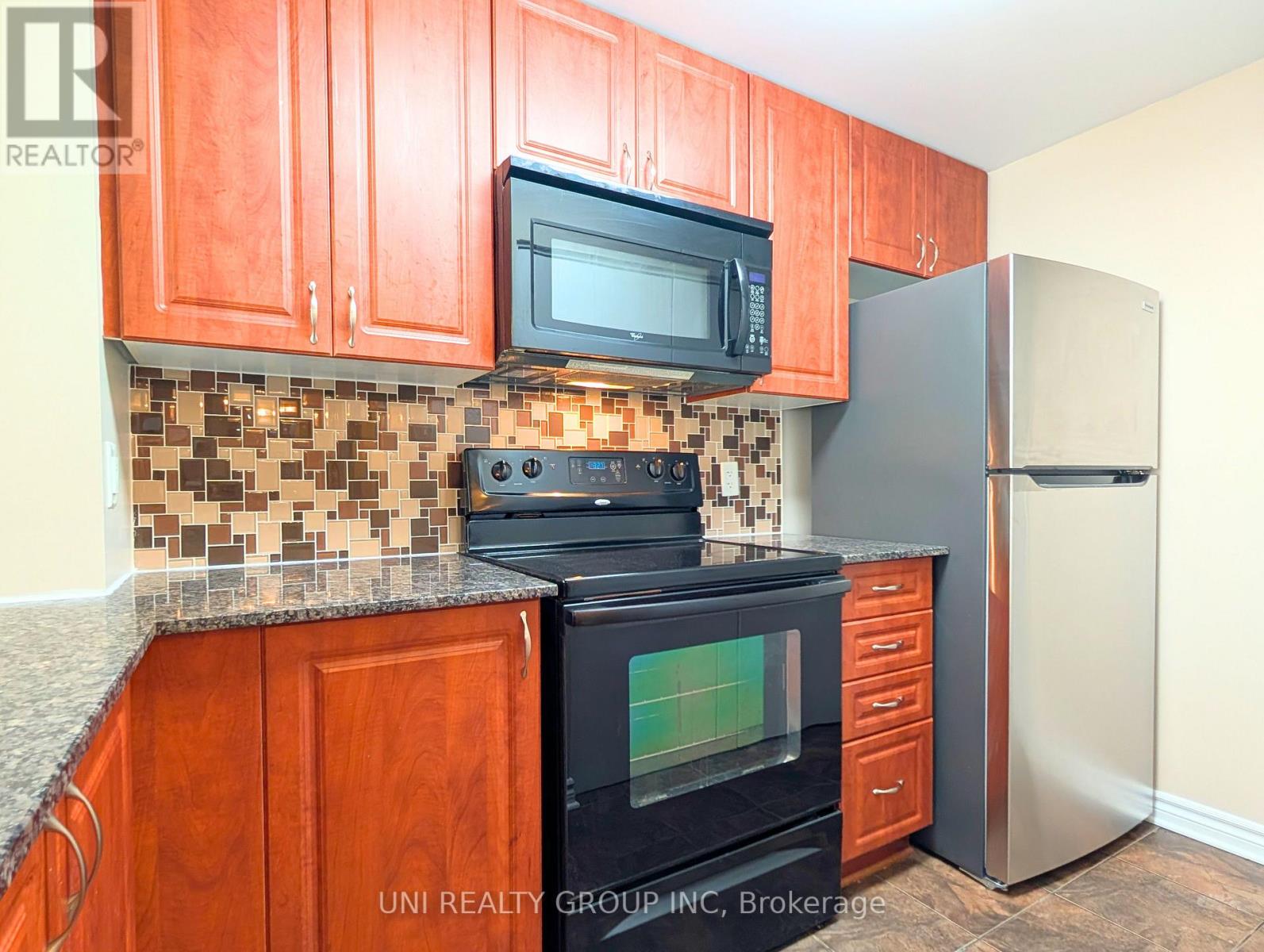 409 - 250 Lett Street, Ottawa, Ontario  K1R 0A8 - Photo 11 - X12153848