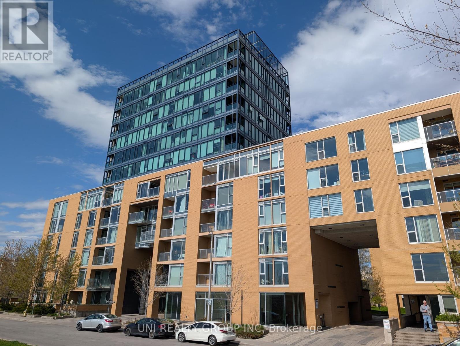 409 - 250 Lett Street, Ottawa, Ontario  K1R 0A8 - Photo 2 - X12153848