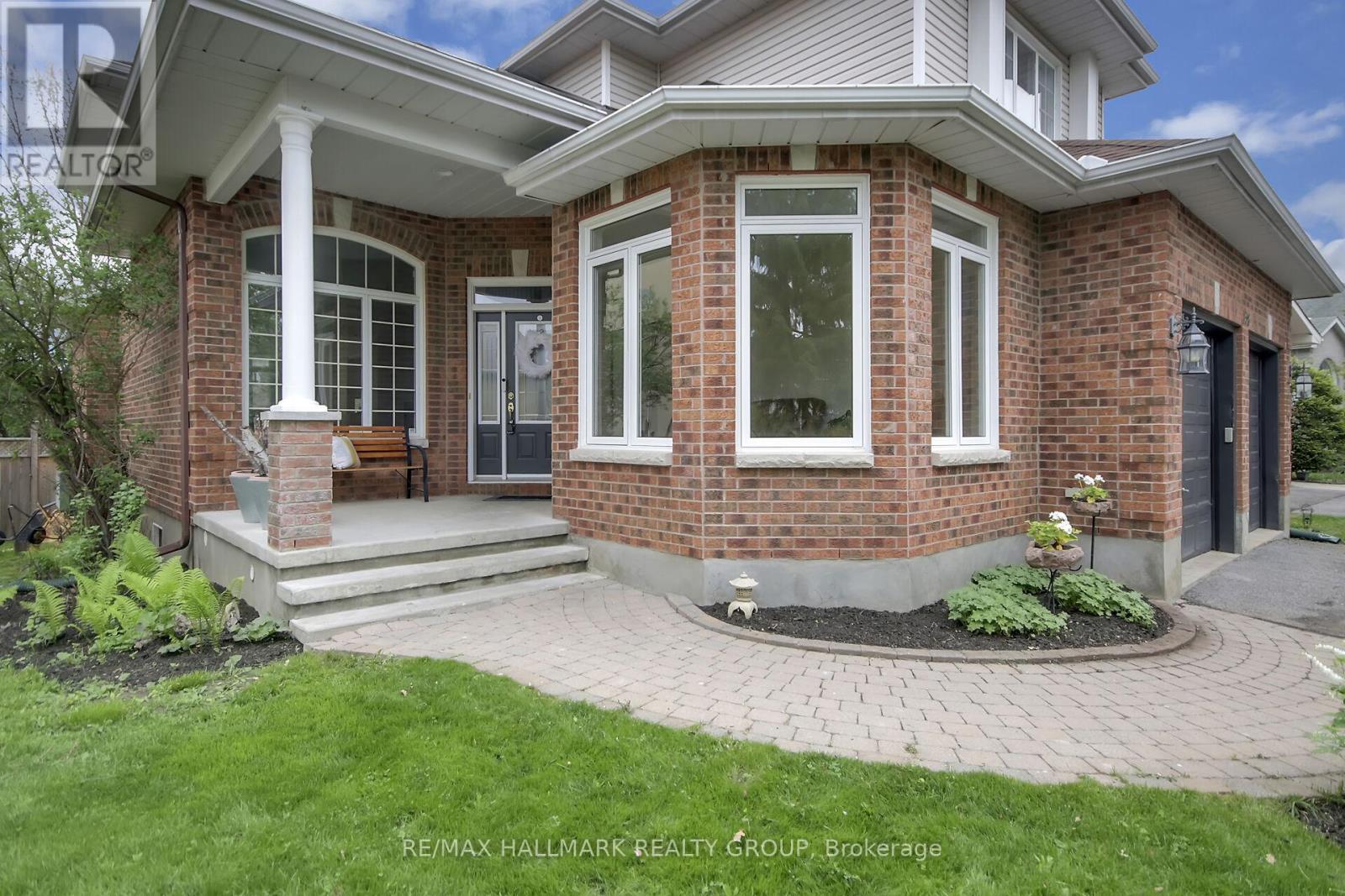 Property at 138 SHAUGHNESSY CRESCENT image 2