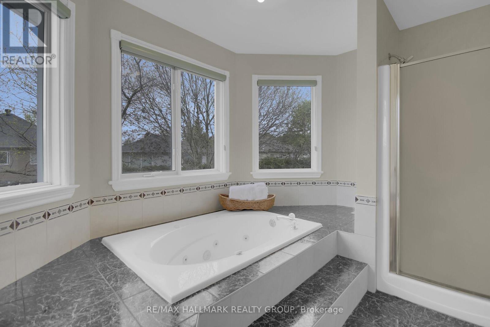 138 Shaughnessy Crescent, Ottawa, Ontario  K2K 2N3 - Photo 37 - X12153889