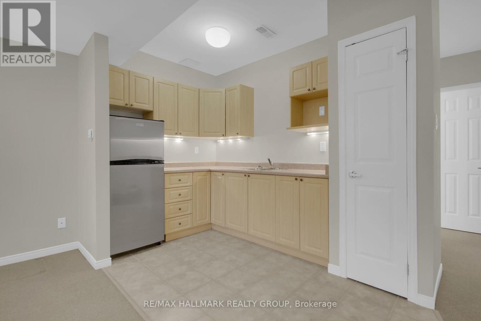 138 Shaughnessy Crescent, Ottawa, Ontario  K2K 2N3 - Photo 42 - X12153889