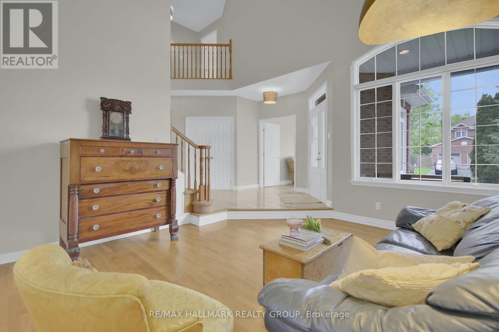 138 Shaughnessy Crescent, Ottawa, Ontario  K2K 2N3 - Photo 8 - X12153889