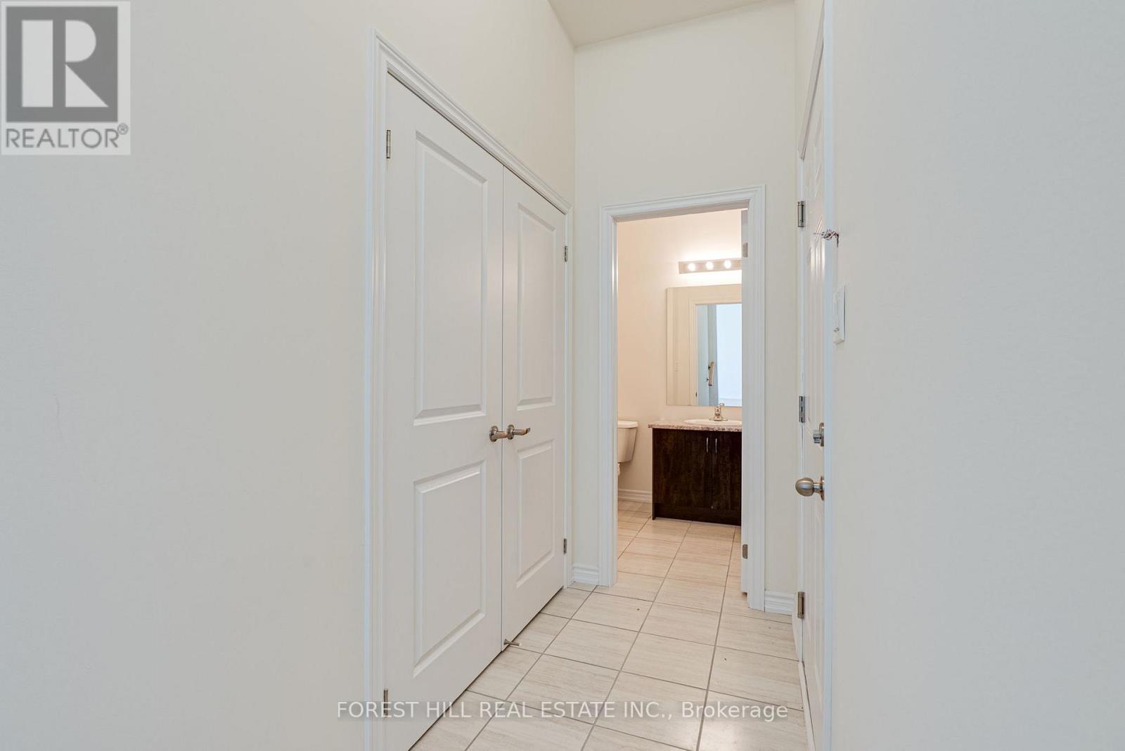 138 Terry Fox Drive, Barrie, Ontario  L9J 0L8 - Photo 8 - S12149227