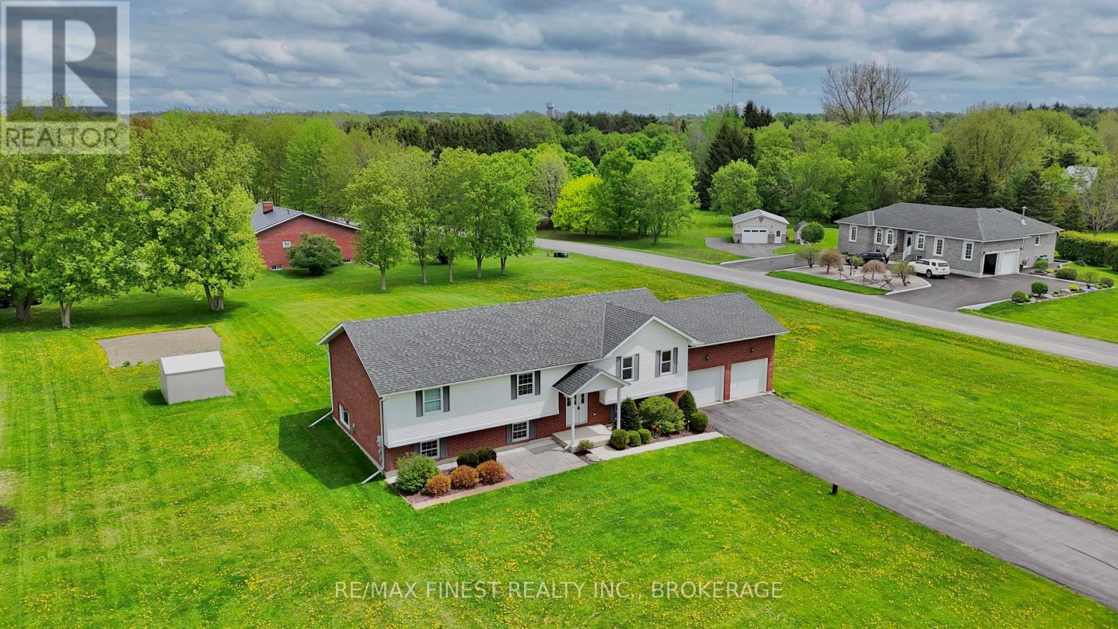 4360 Ashwood Drive, Frontenac, Ontario  K0H 2T0 - Photo 2 - X12042404