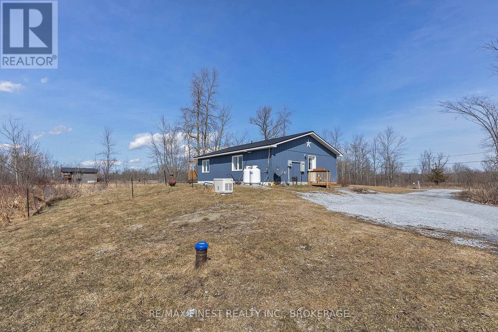 1123 Second Lake Road, Frontenac, Ontario  K0H 1T0 - Photo 36 - X12061885