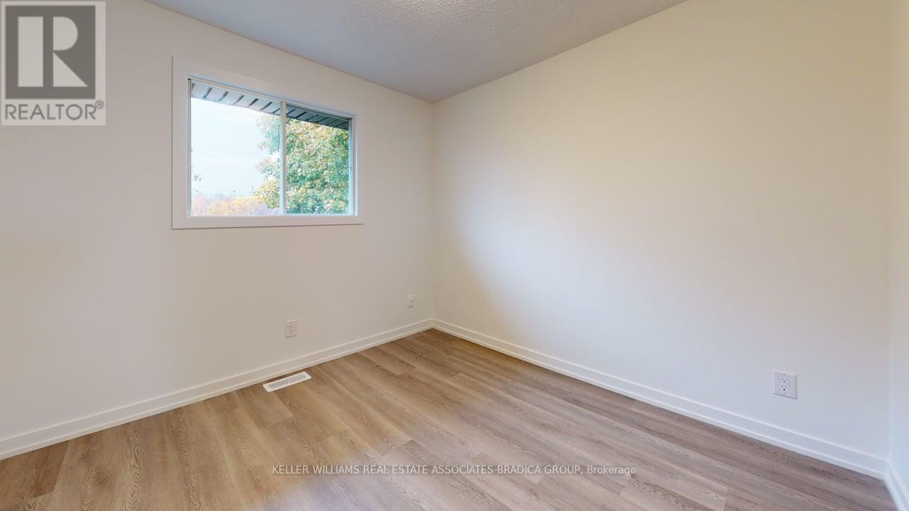 50 The Country Way, Kitchener, Ontario  N2E 2K8 - Photo 14 - X12138434