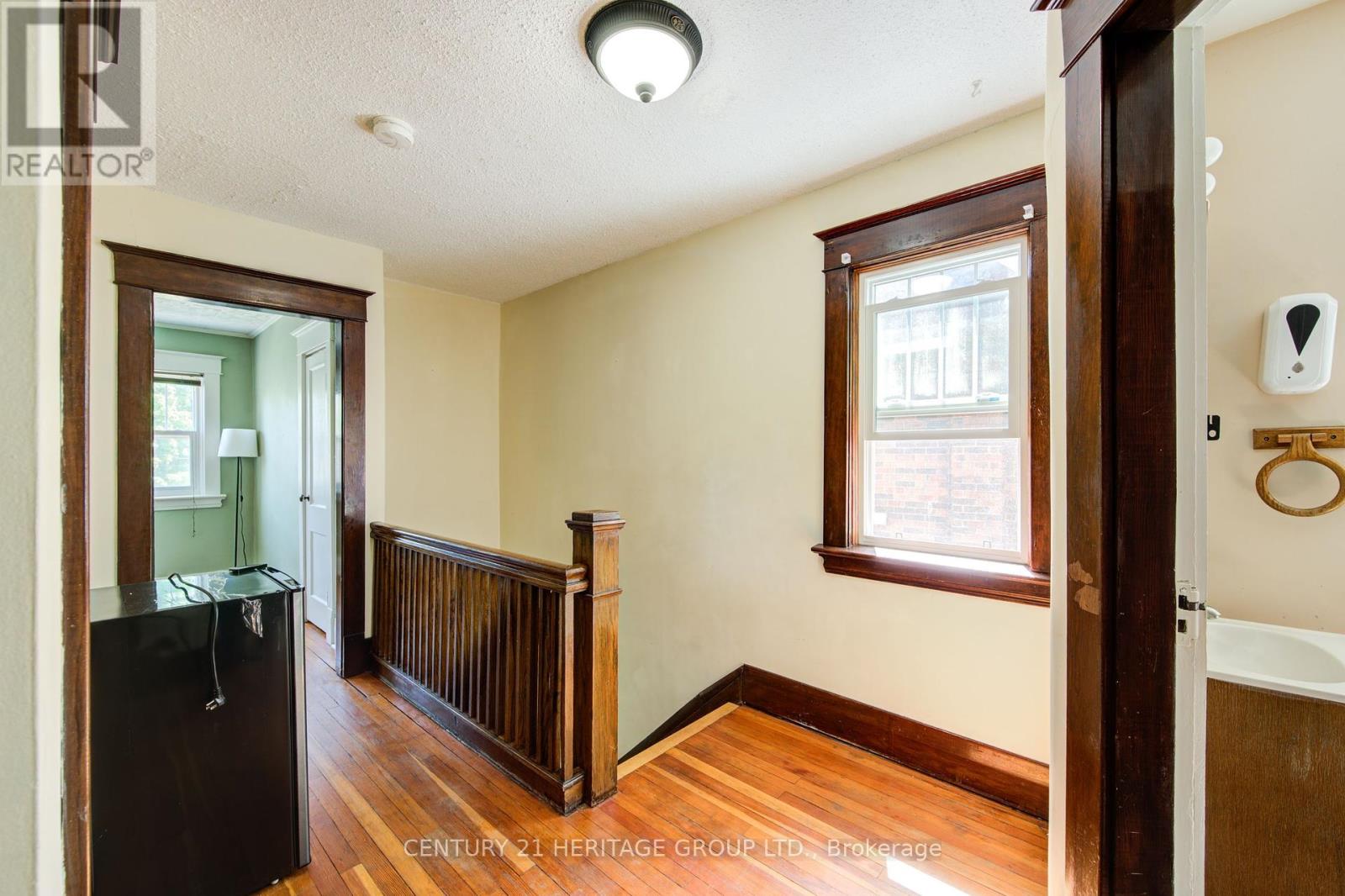 361 Ashland Avenue, London East (East M), Ontario  N5W 4E9 - Photo 11 - X12152260