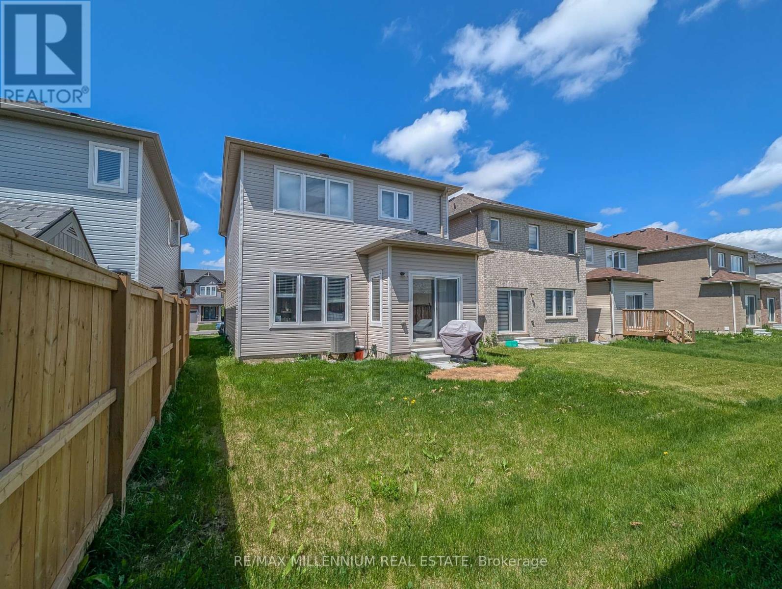 136 Tumblewood Place, Welland, Ontario  L3B 0J3 - Photo 4 - X12152406