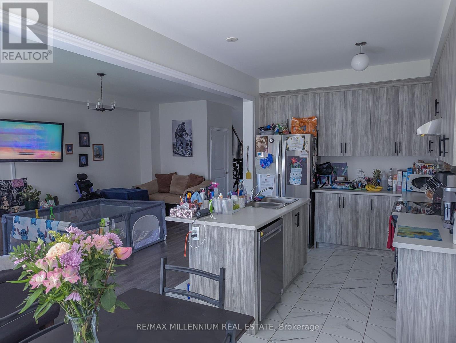 136 Tumblewood Place, Welland, Ontario  L3B 0J3 - Photo 8 - X12152406