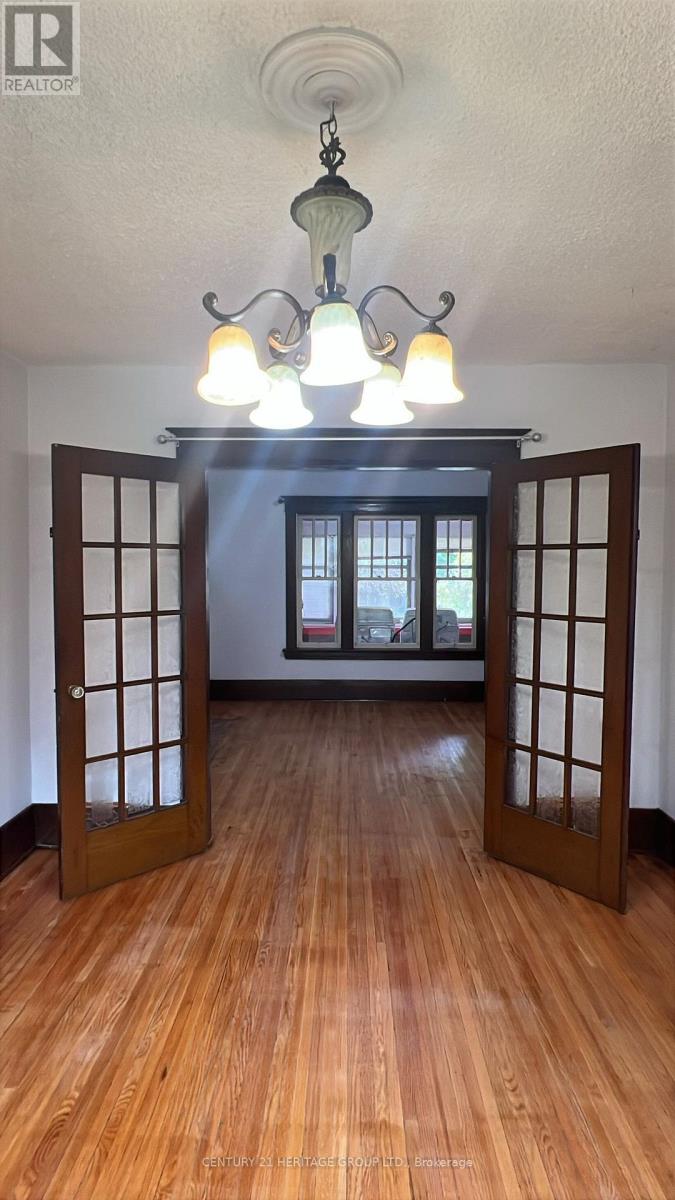 361 Ashland Avenue, London East (East M), Ontario  N5W 4E9 - Photo 9 - X12152260