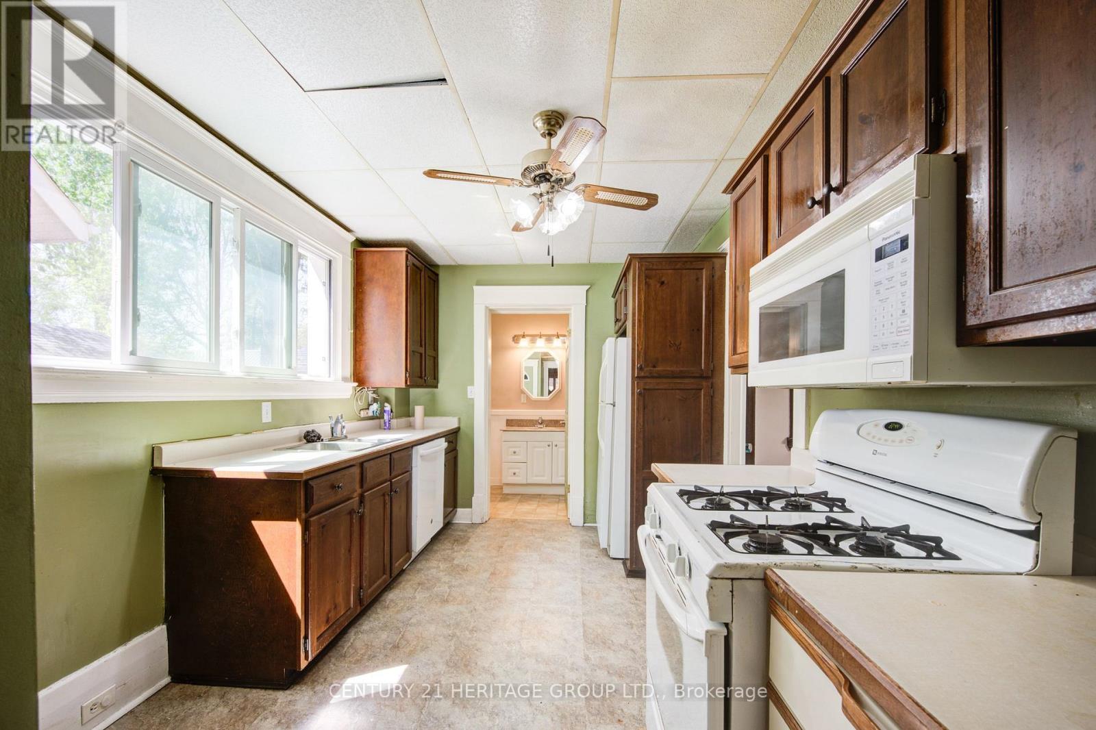361 Ashland Avenue, London East (East M), Ontario  N5W 4E9 - Photo 5 - X12152260