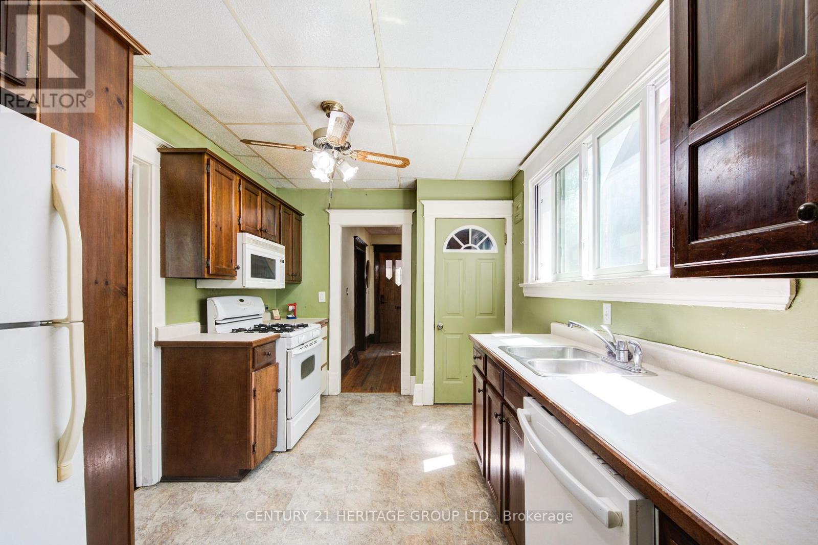 361 Ashland Avenue, London East (East M), Ontario  N5W 4E9 - Photo 6 - X12152260