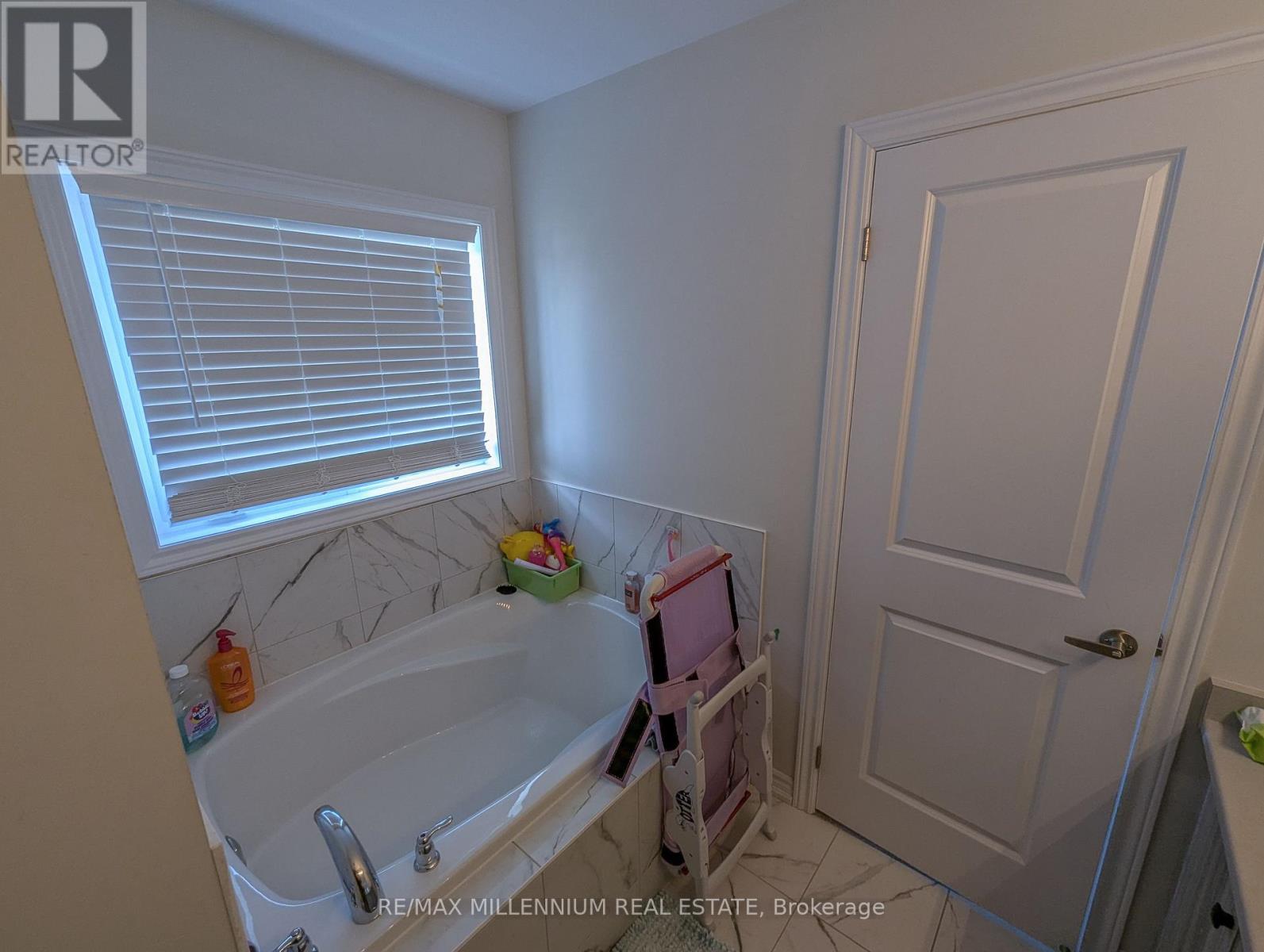136 Tumblewood Place, Welland, Ontario  L3B 0J3 - Photo 20 - X12152406