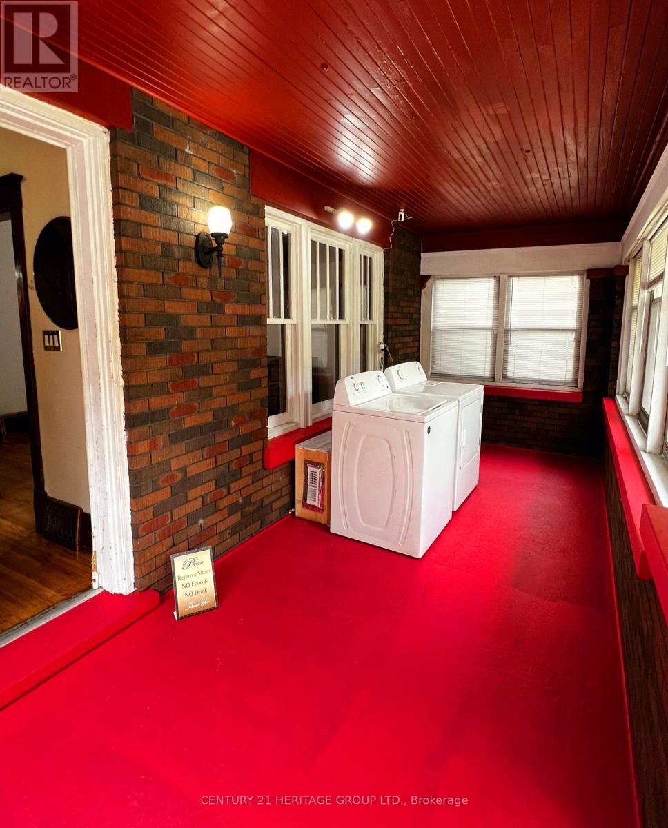 361 Ashland Avenue, London East (East M), Ontario  N5W 4E9 - Photo 3 - X12152260