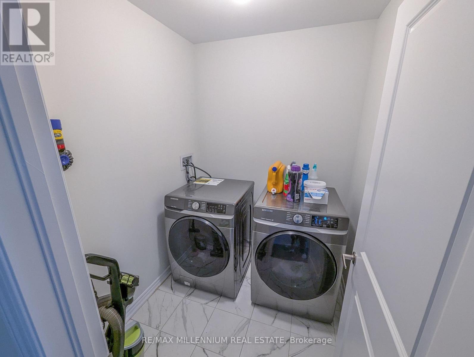 136 Tumblewood Place, Welland, Ontario  L3B 0J3 - Photo 14 - X12152406