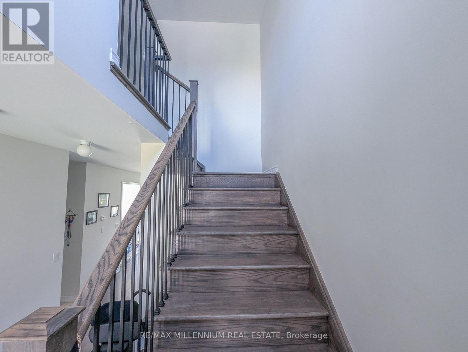 136 Tumblewood Place, Welland, Ontario  L3B 0J3 - Photo 10 - X12152406