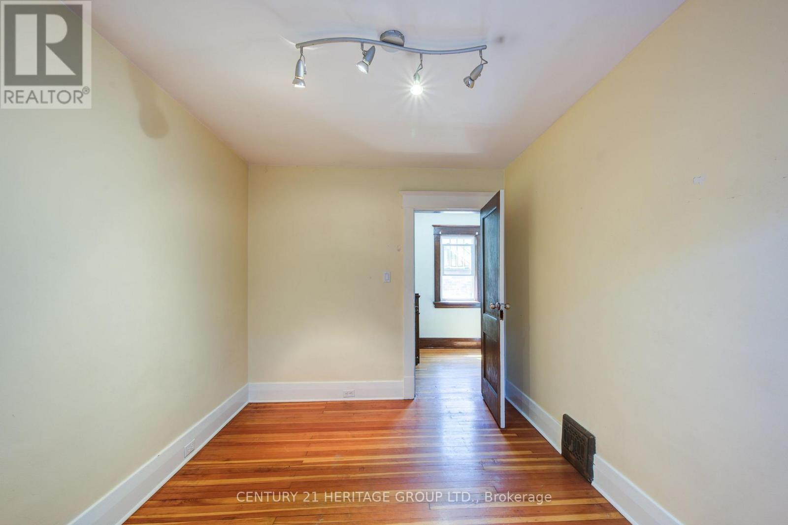 361 Ashland Avenue, London East (East M), Ontario  N5W 4E9 - Photo 33 - X12152260