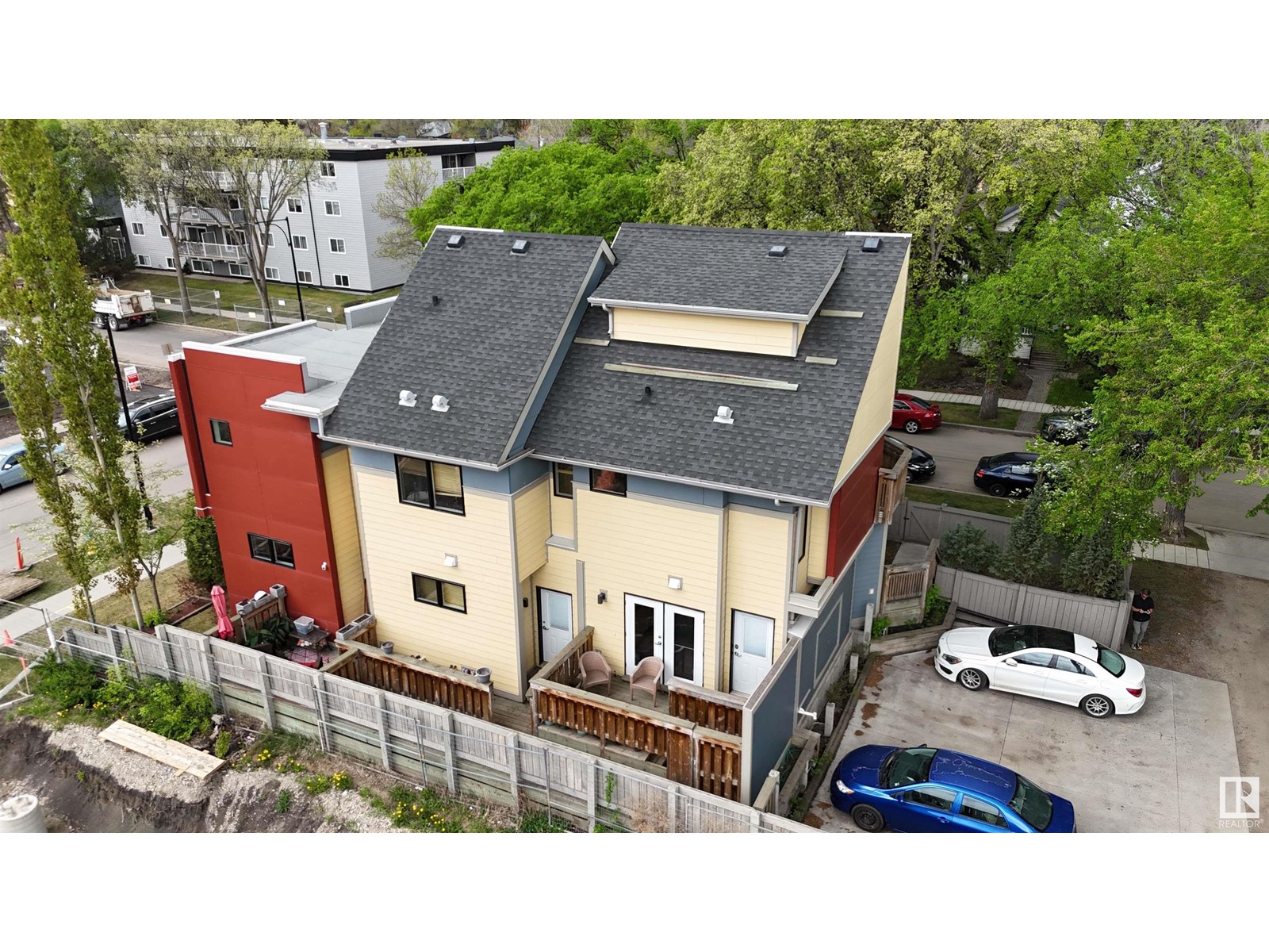 Property at 12430 105 AV NW image 4
