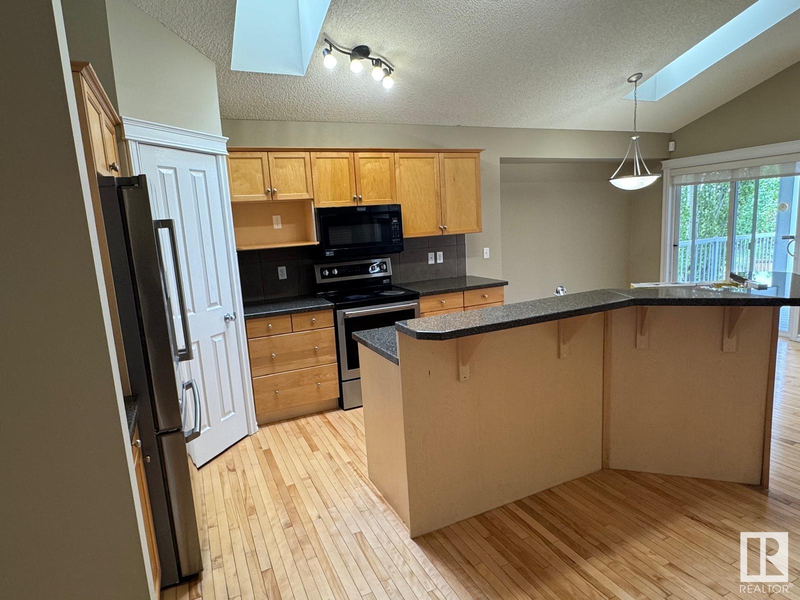 258 Hilliard Green Nw, Edmonton, Alberta  T6R 3G5 - Photo 14 - E4436872