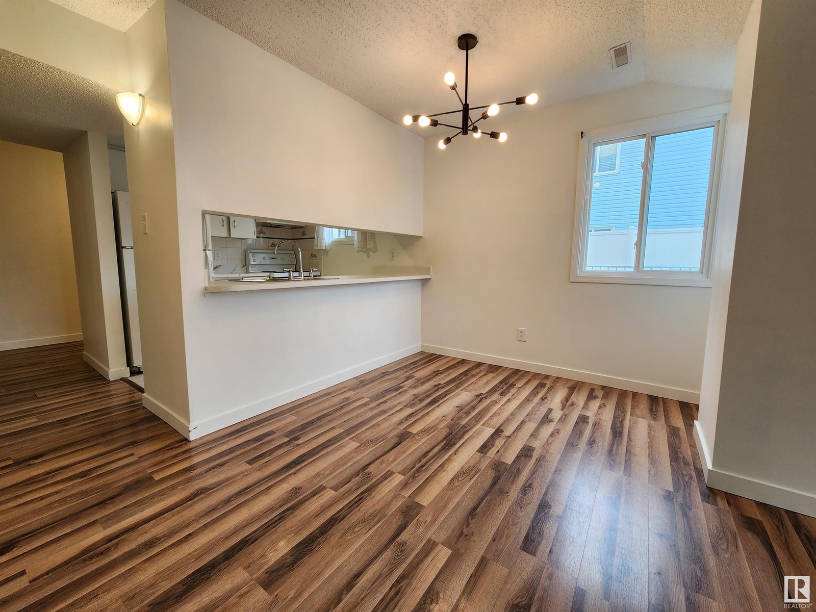 Property at 303 LANCASTER TC NW image 4