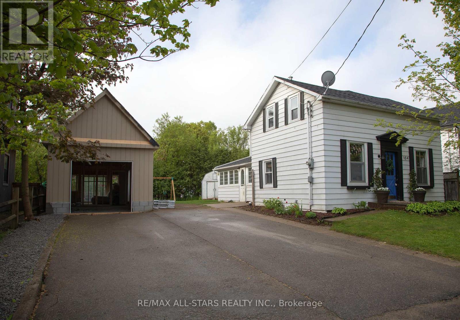 104 Mechanic Street, Uxbridge, Ontario  L9P 1G8 - Photo 2 - N12111796