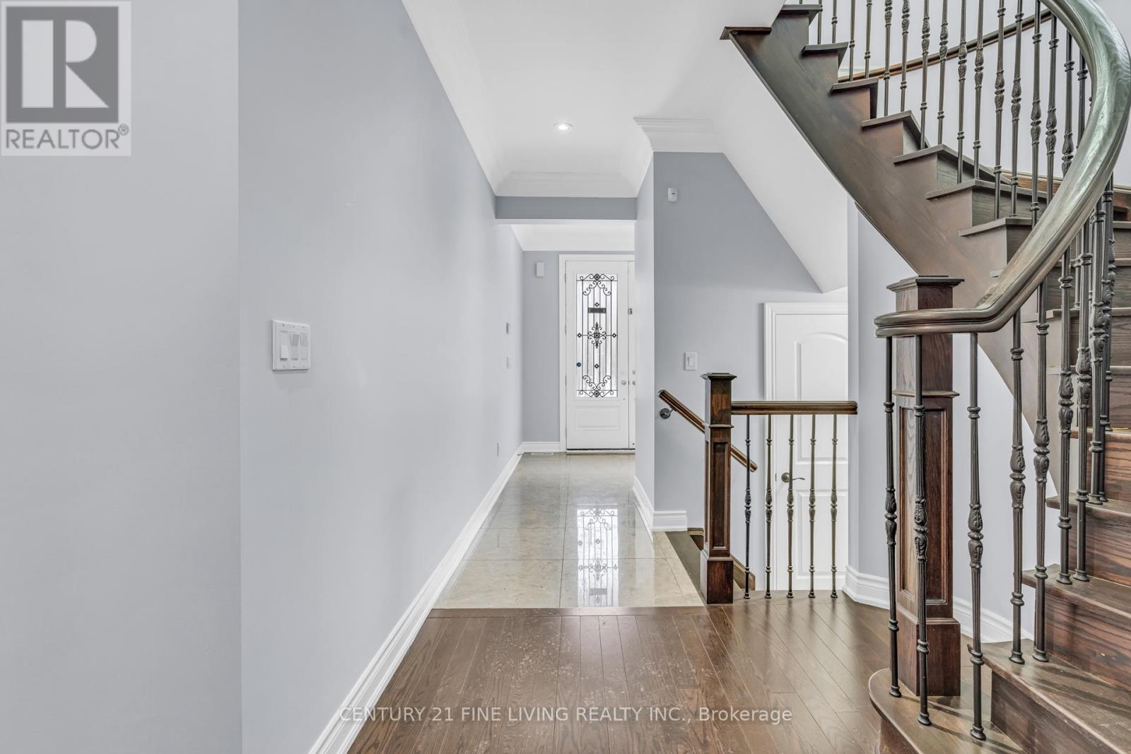 80 Hanbury Crescent, Brampton, Ontario  L6X 5N7 - Photo 3 - W12013626