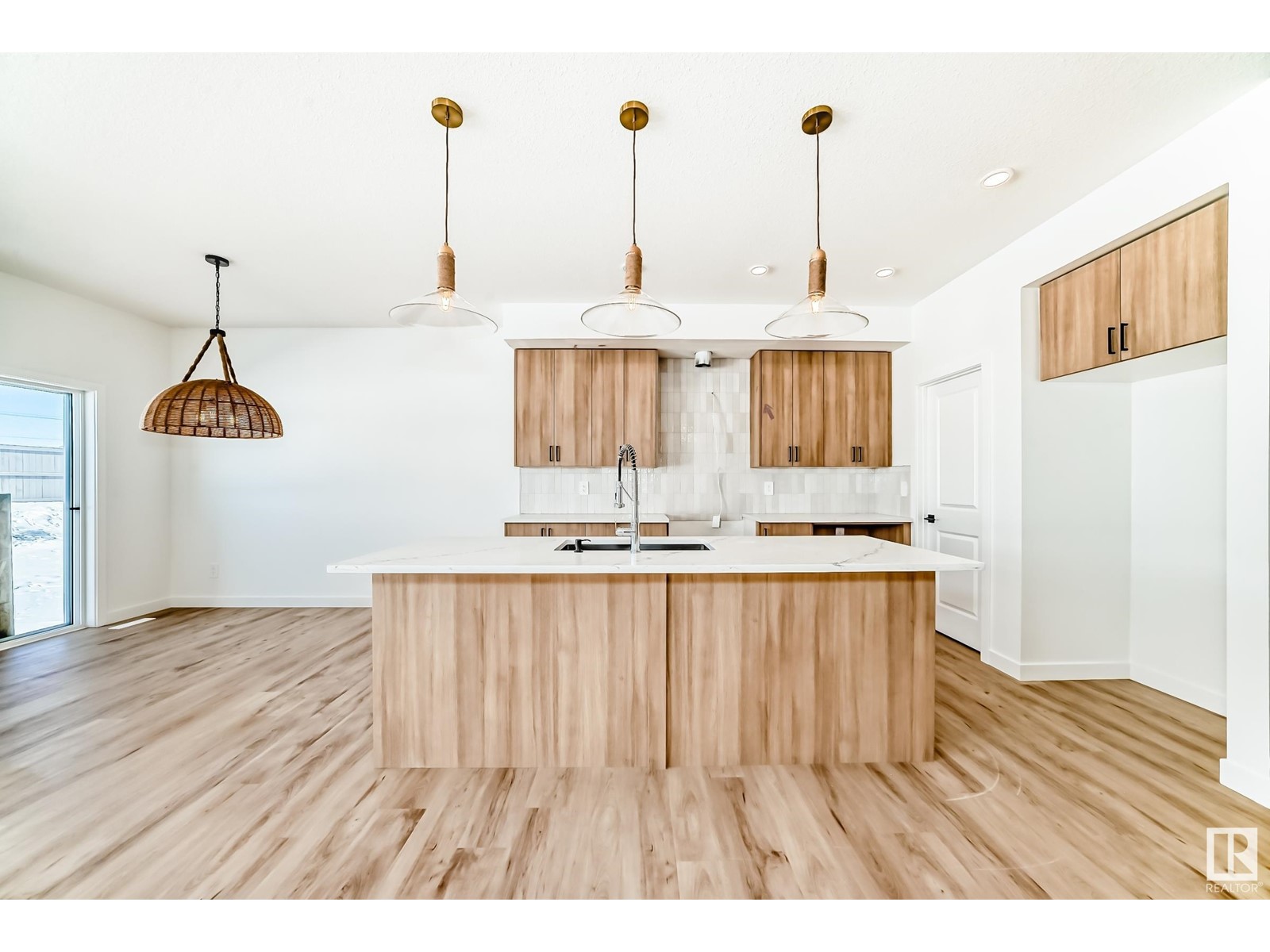 8207 Kiriak Lo Sw, Edmonton, Alberta  T6W 5S2 - Photo 5 - E4424327