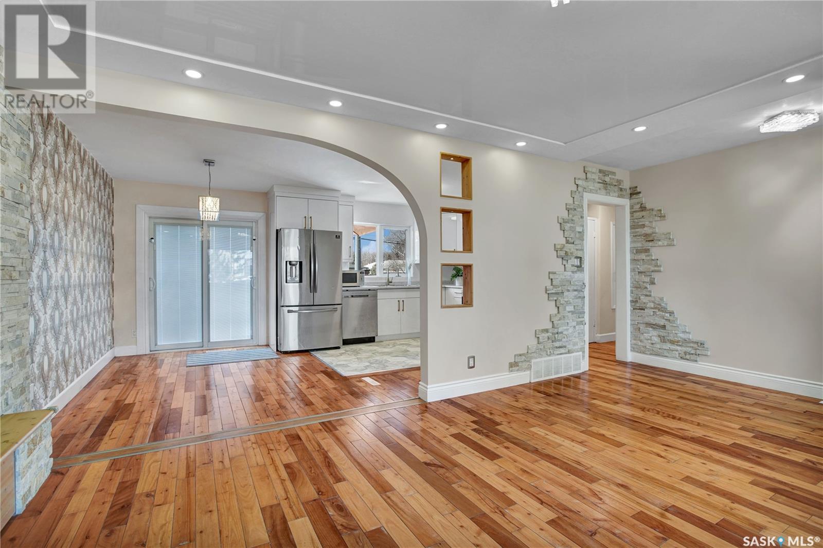 Property at 2406 Preston AVENUE S image 4