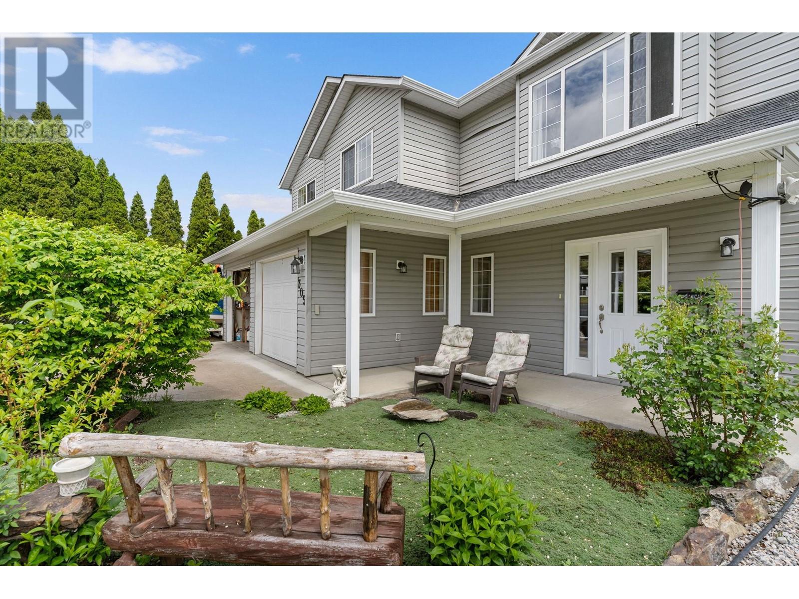 Property at 305 Snowsell Street N image 2