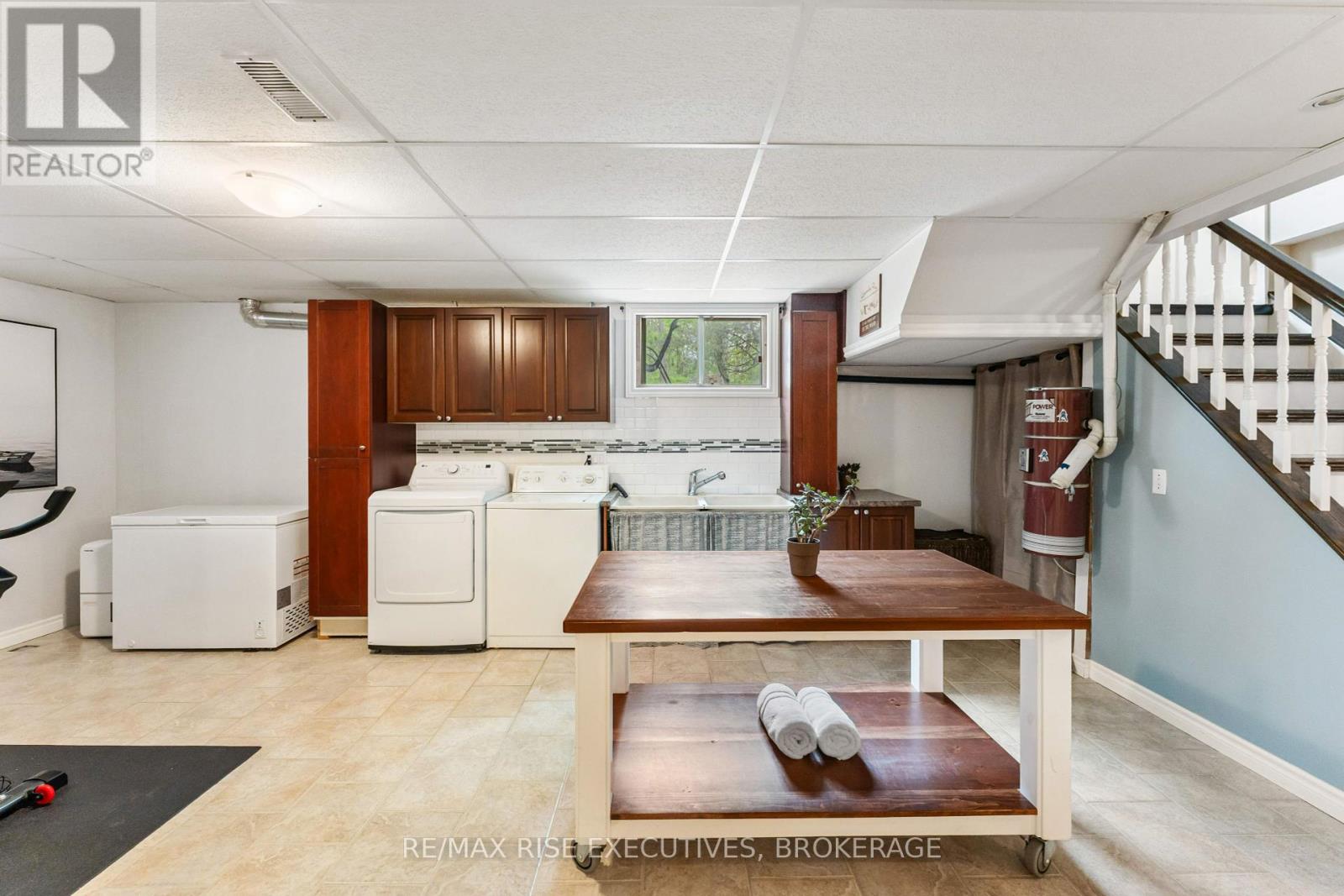 895 Purdy's Court, Kingston (West Of Sir John A. Blvd), Ontario  K7M 3N1 - Photo 34 - X12153999
