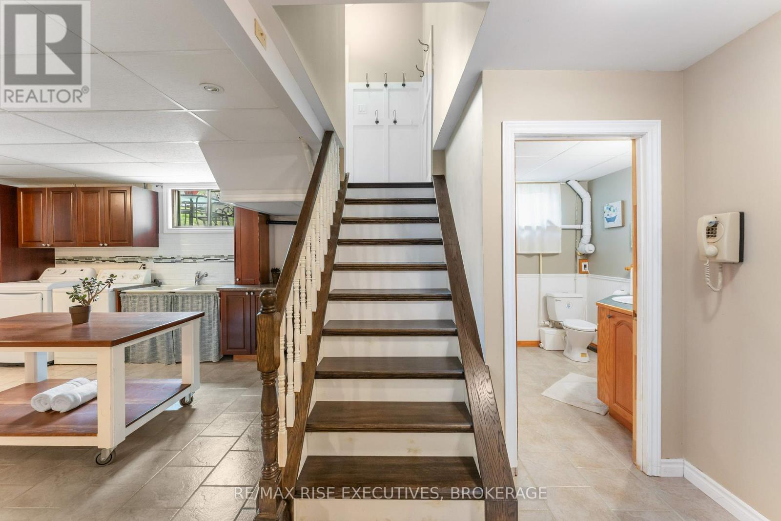 895 Purdy's Court, Kingston (West Of Sir John A. Blvd), Ontario  K7M 3N1 - Photo 38 - X12153999