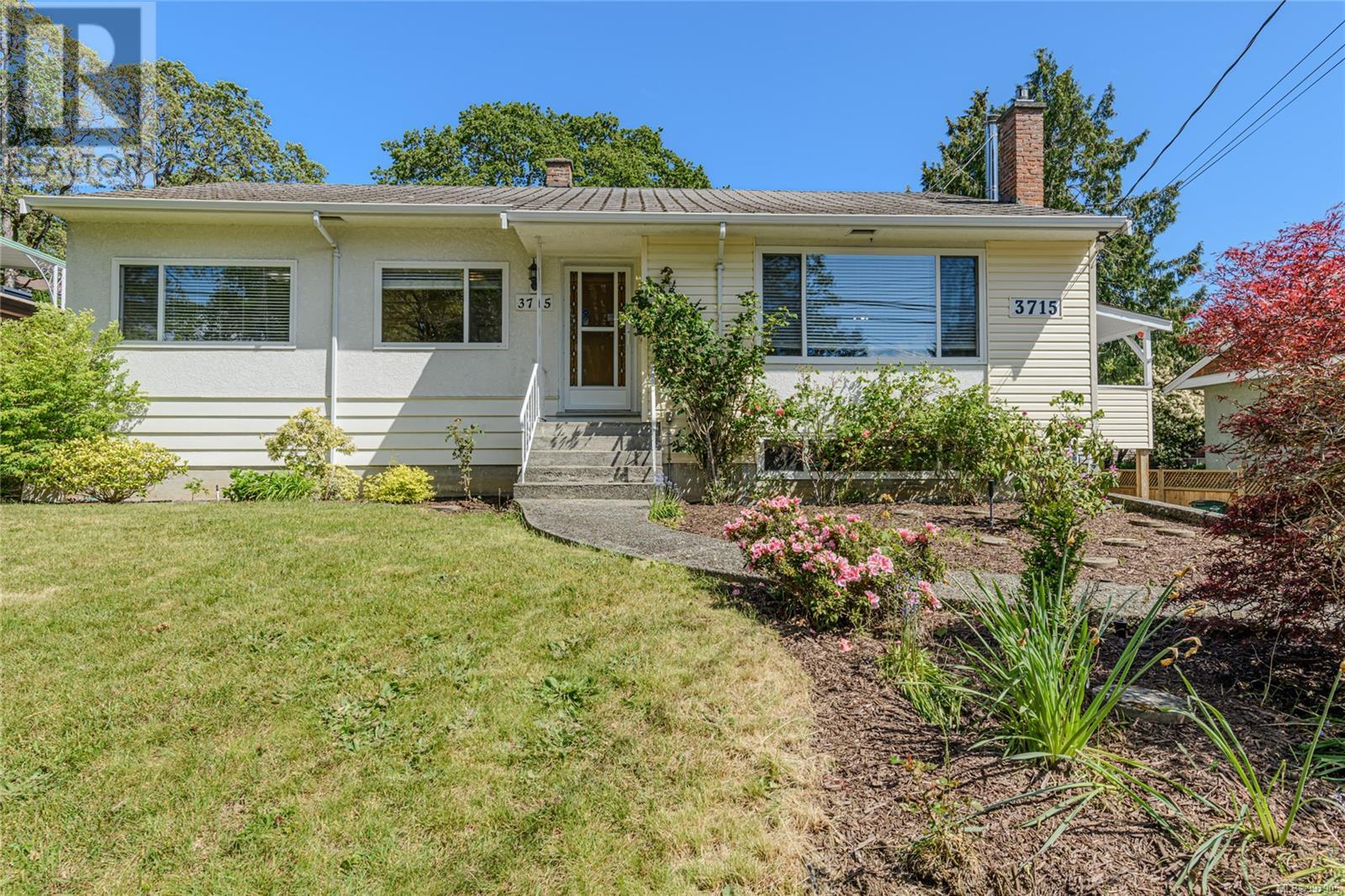 3715 Blenkinsop Rd, Saanich, British Columbia
