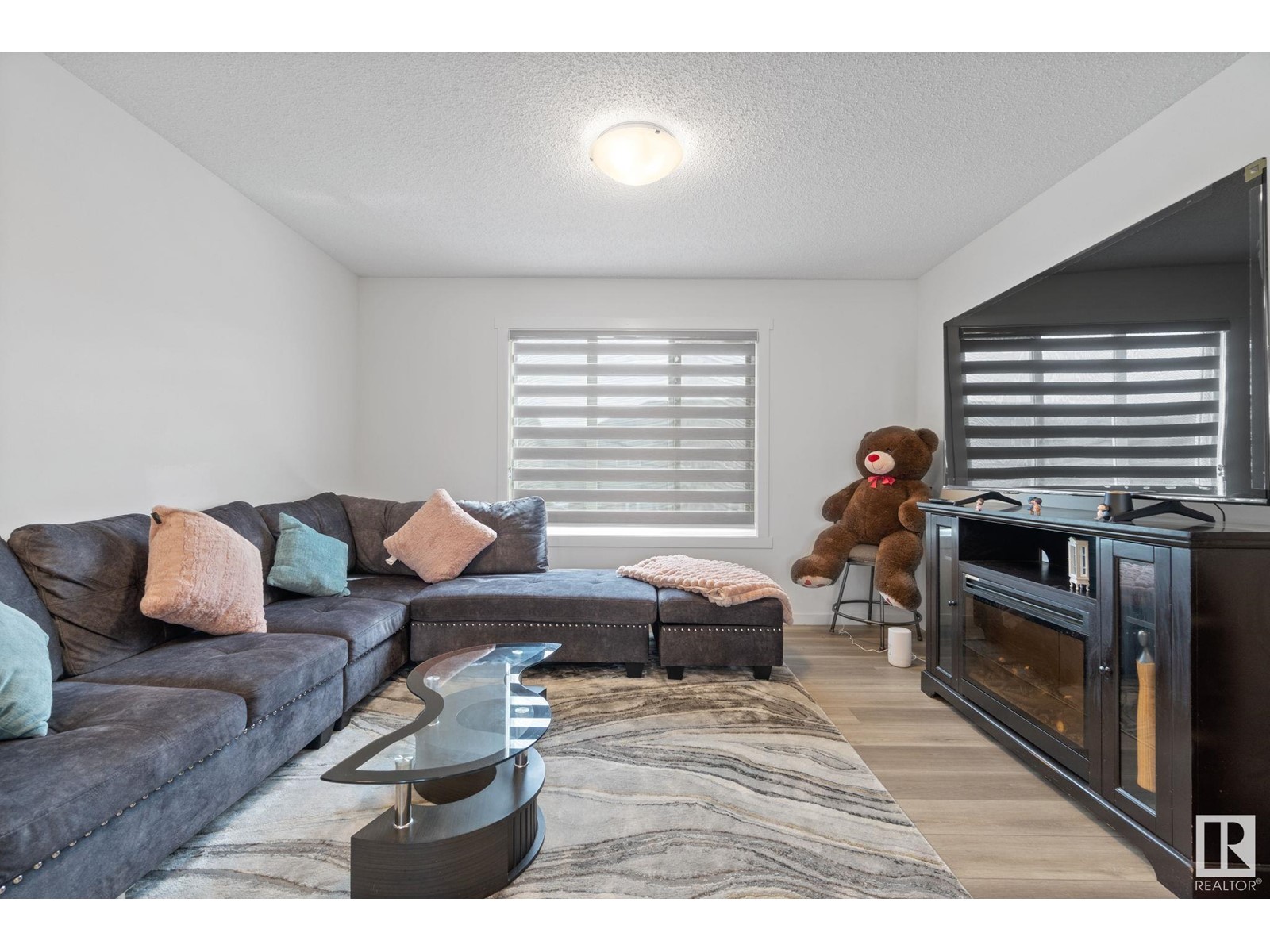 Property at 22727 84 AV NW image 3