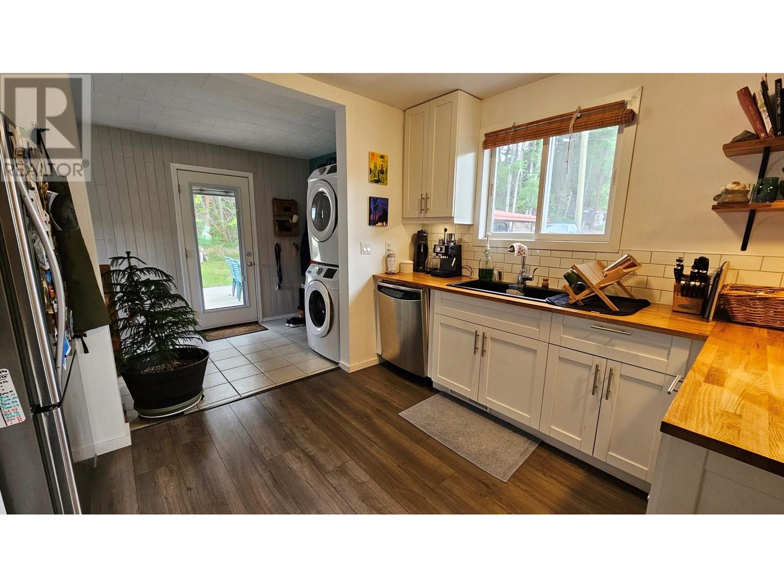 2445 Warren Avenue, Kimberley, British Columbia  V1A 1T2 - Photo 8 - 10347828