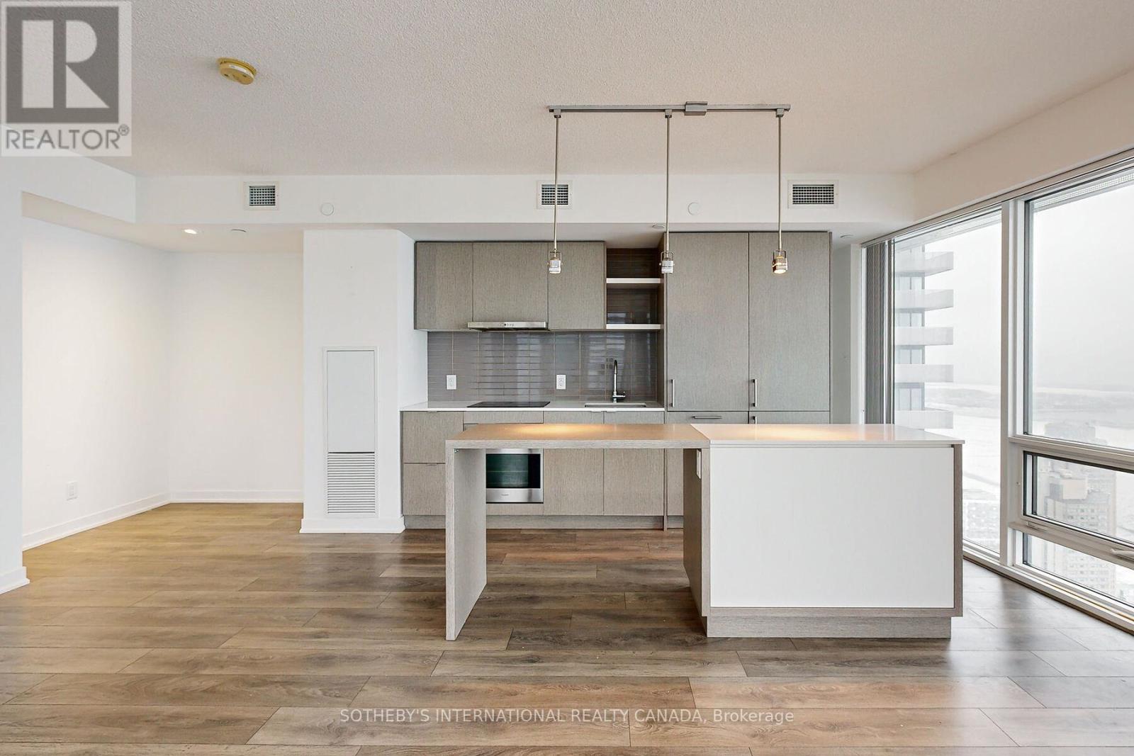 5110 - 100 Harbour Street, Toronto (Waterfront Communities), Ontario  M5J 0B5 - Photo 13 - C12116211