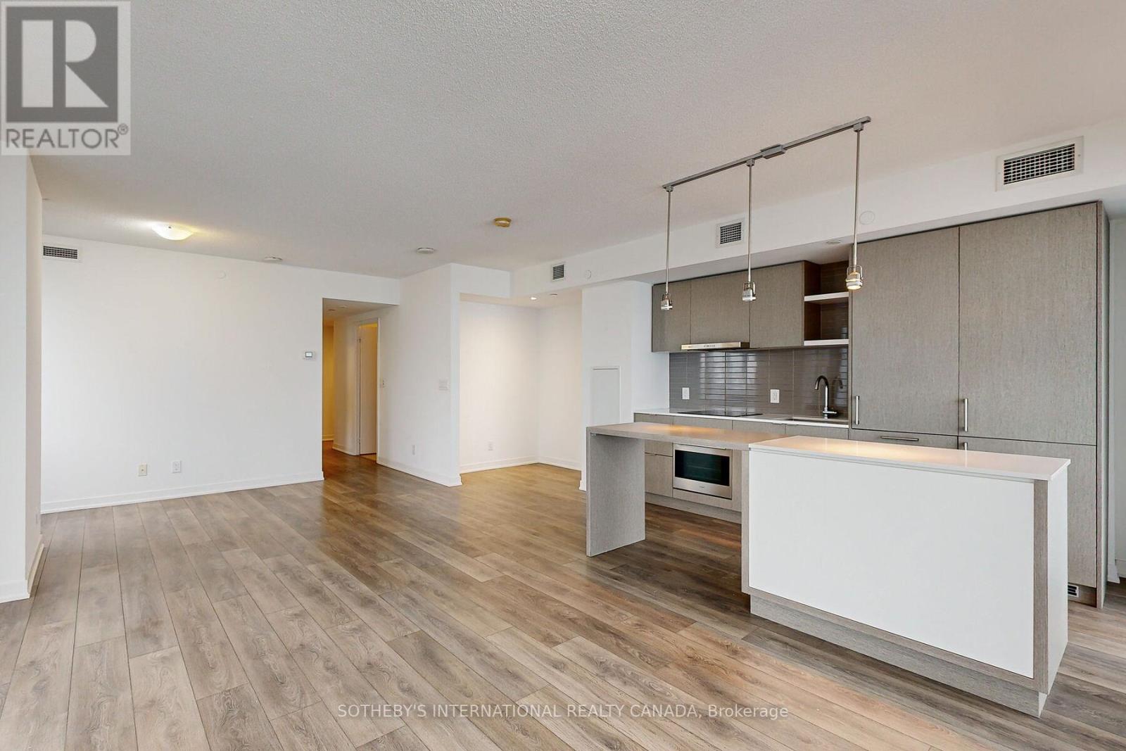 5110 - 100 Harbour Street, Toronto (Waterfront Communities), Ontario  M5J 0B5 - Photo 11 - C12116211