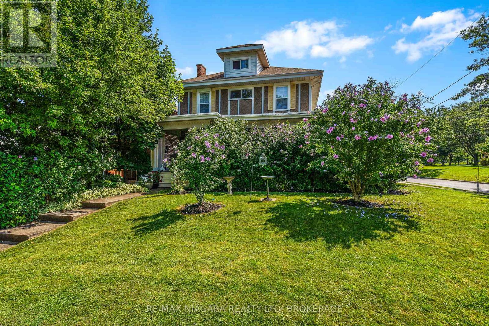 2 Carleton Street N, Thorold, Ontario  L2V 2A3 - Photo 1 - X12153952