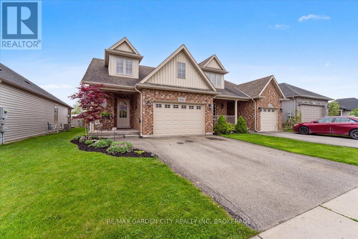 3945 Village Creek Drive, Fort Erie, Ontario  L0S 1S0 - Photo 2 - X12153976