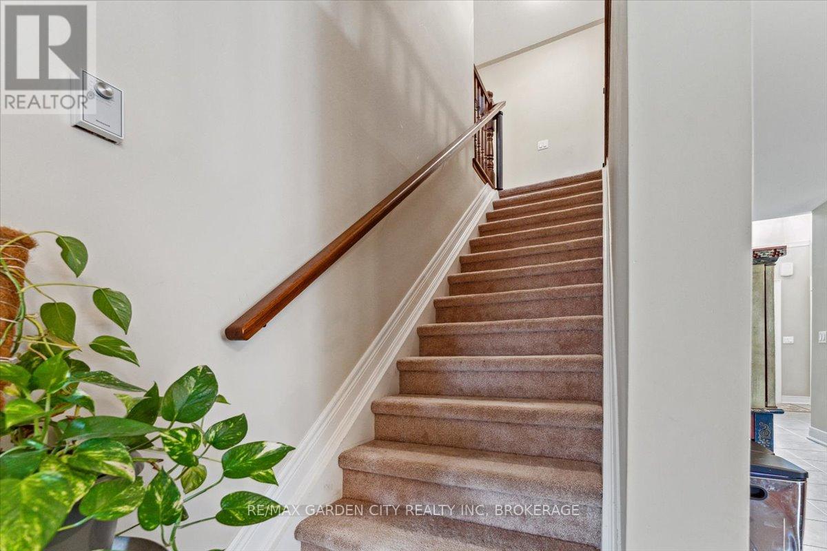 3945 Village Creek Drive, Fort Erie, Ontario  L0S 1S0 - Photo 23 - X12153976