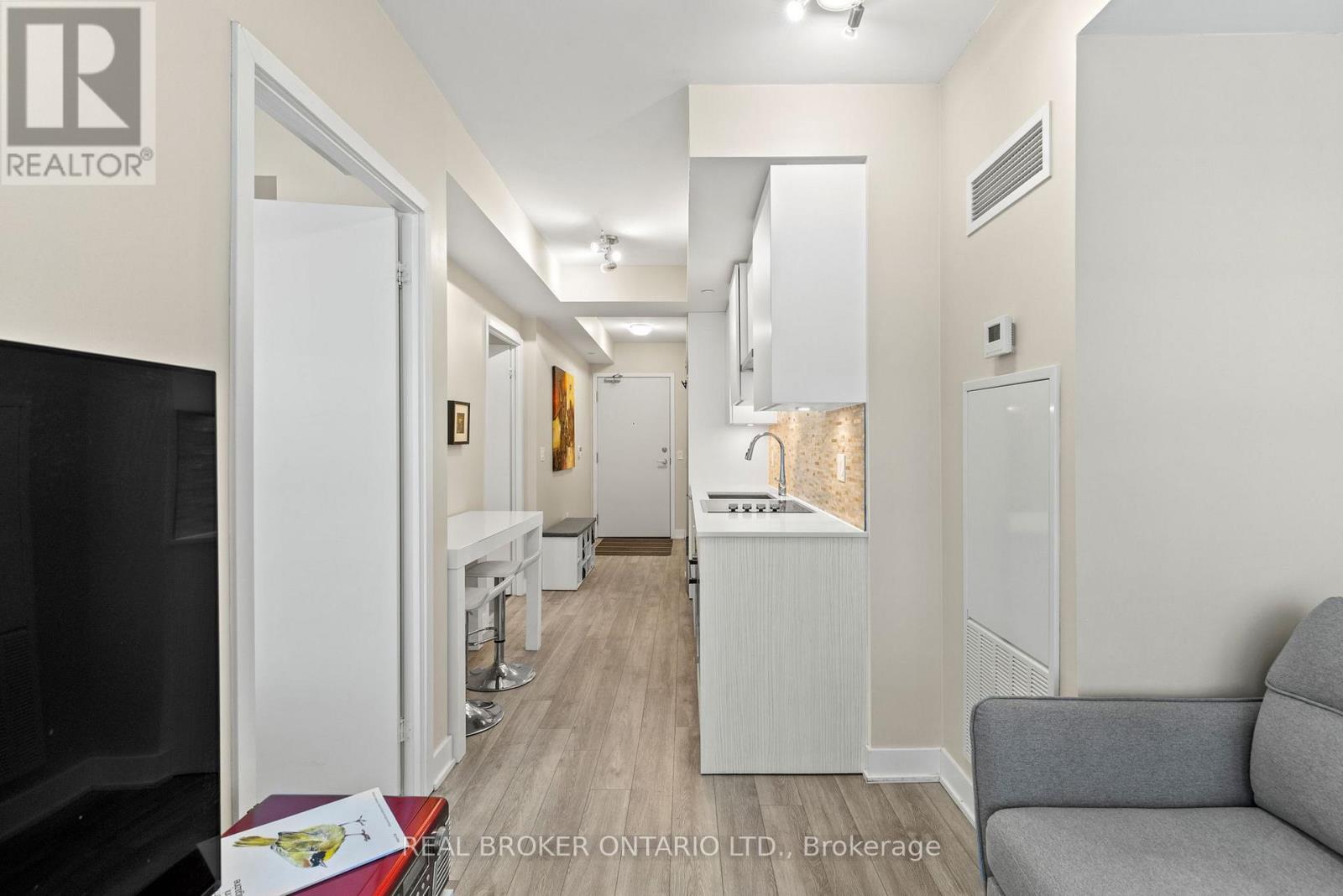 2108 - 99 Broadway Avenue, Toronto, Ontario  M4P 0E3 - Photo 10 - C12153896