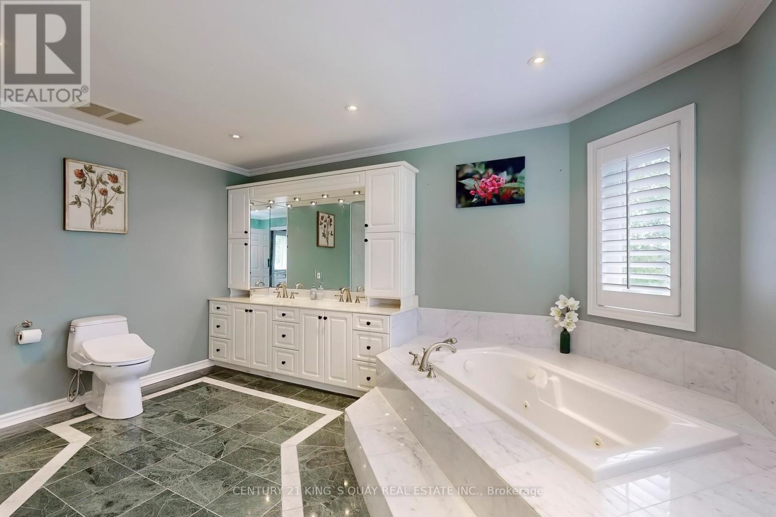 110 Crawford Crescent, Milton (Campbellville), Ontario  L0P 1B0 - Photo 22 - W12153684