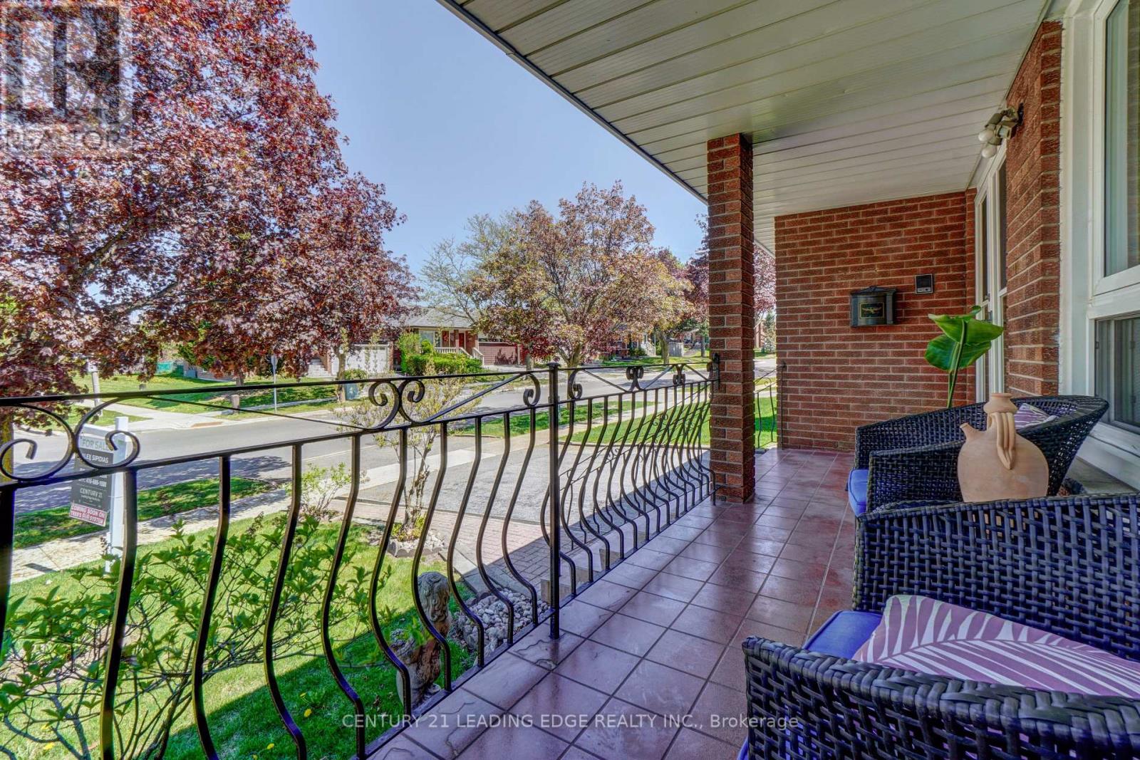 302 Huntsmill Boulevard, Toronto, Ontario  M1W 3C8 - Photo 5 - E12153920