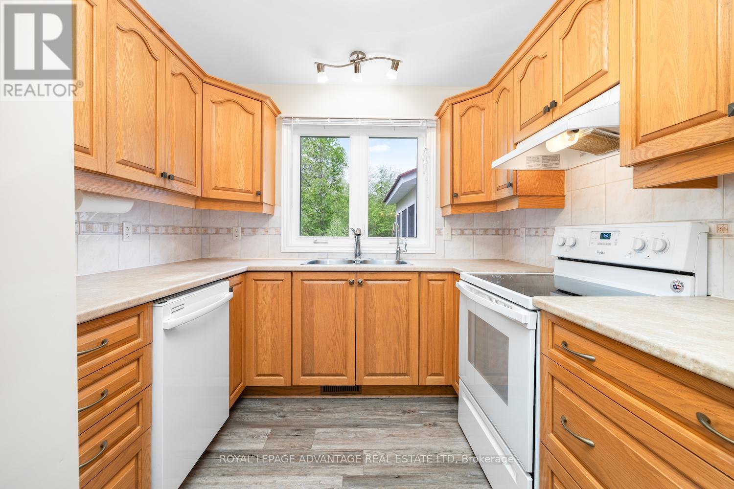122 Mcguire Road, Montague, Ontario  K7A 0H7 - Photo 8 - X12154055